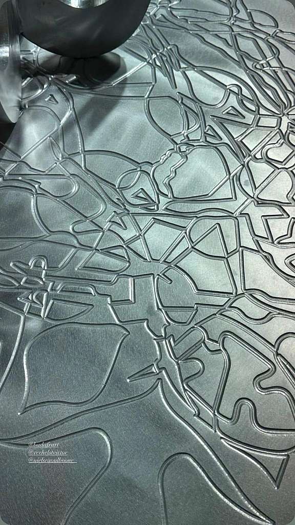 DETAIL OF THE SQ2 TABLETOP (100x100x100cm) (3.000€)