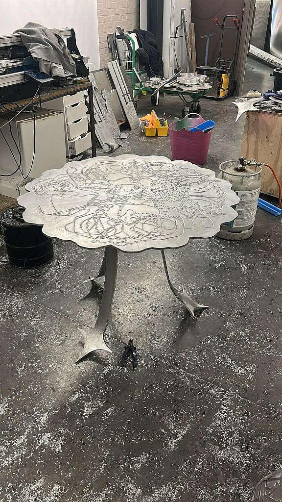 SQ4 TABLE (100x100x100cm) (3.000€)