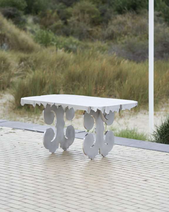 "CRAVING SERSIES" SQ2 TABLETOP (L660 W440 H550)(2.800€) Photo by Amber Vanbossel.