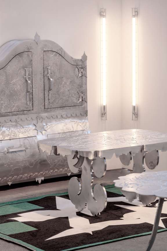 SQ1 cupboard (PRICE ON REQUEST), SQ2 TABLE (3.000€), SQ3 CHAIR (500€), SQ5 CARPET (1.000€)